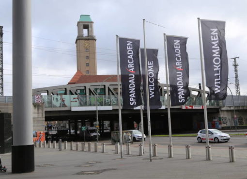 Vorplatz vor den Spandau-Arcaden